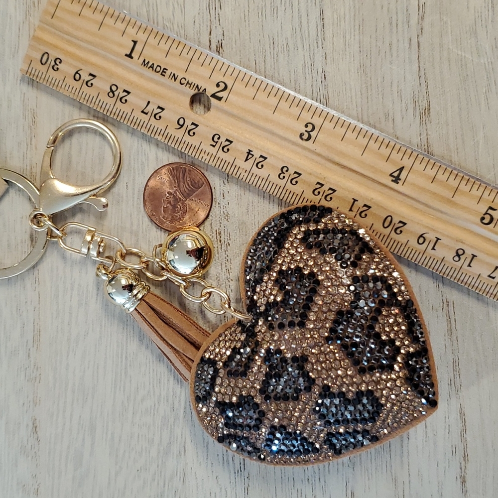 Animal print puffy heart tassel ball brown tan keychain mob wives - Picture 4 of 5
